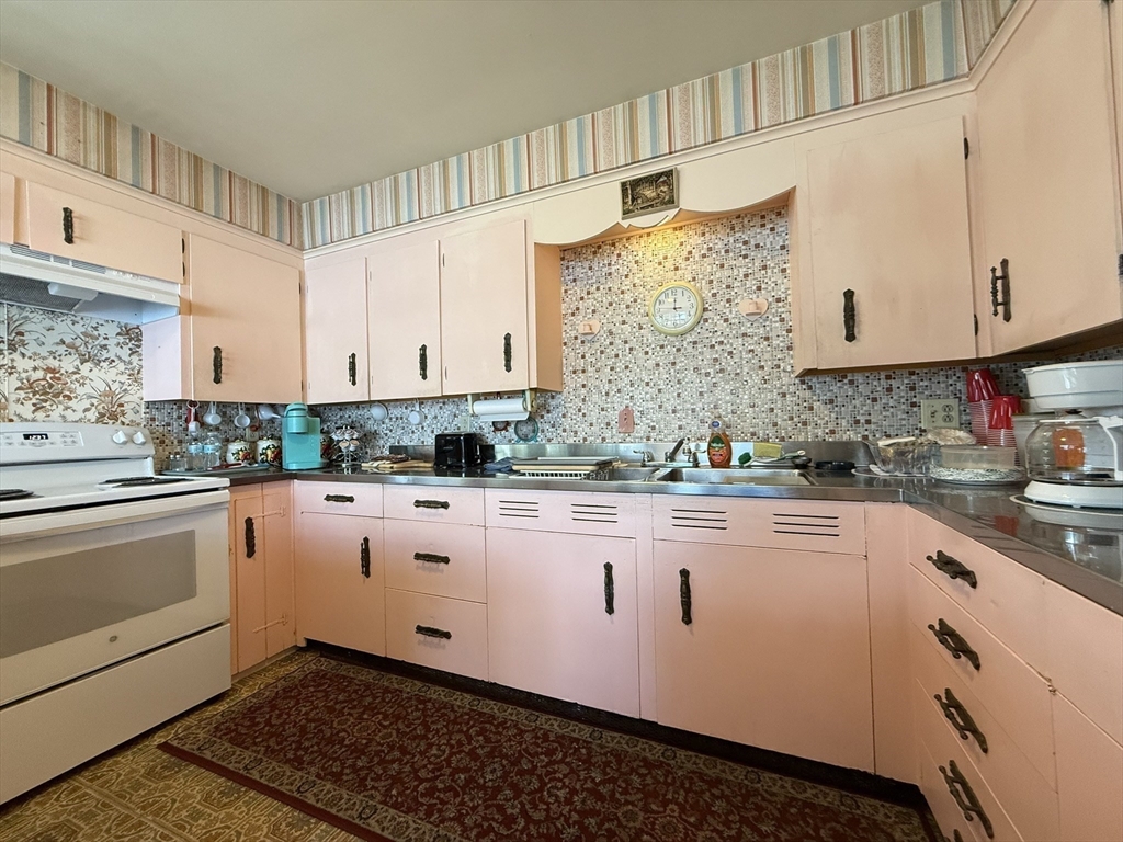 20 Indian Point Road Webster, MA 01570 - Photo 6 of 42