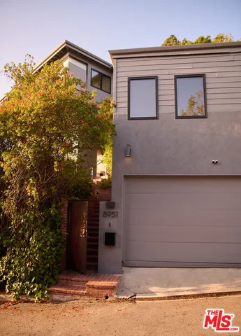 $5,300,000 | 8951 St Ives Drive, West Hollywood, CA 90069