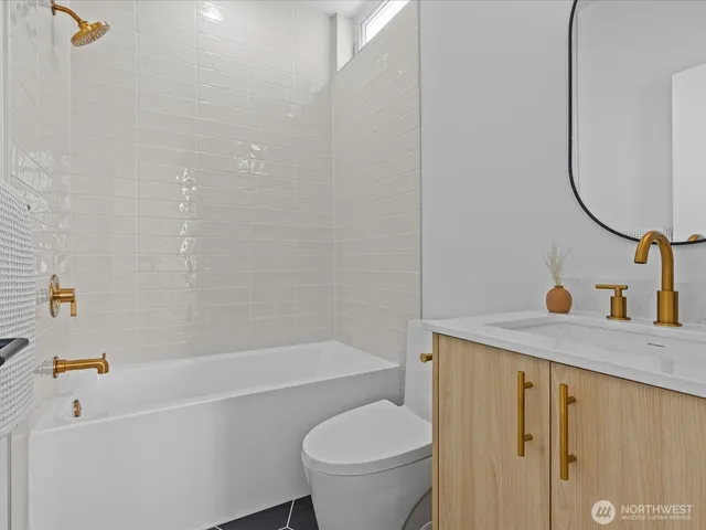 $649,000 | 8324 16th Avenue Northwest, Unit E, Seattle, WA 98117