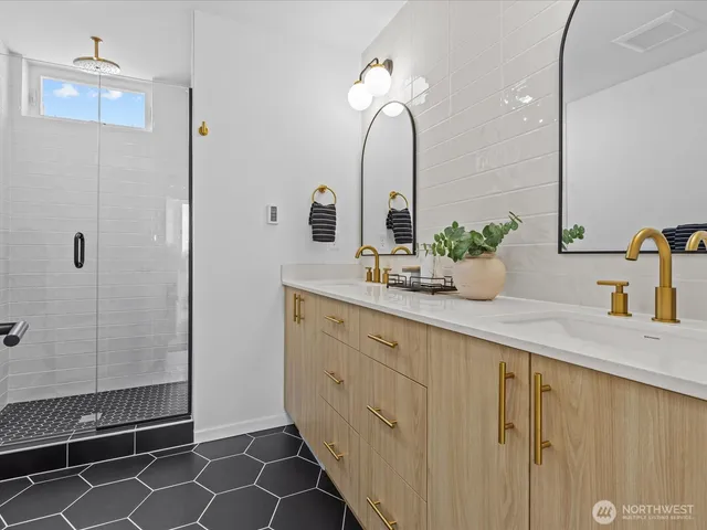 $649,000 | 8324 16th Avenue Northwest, Unit E, Seattle, WA 98117