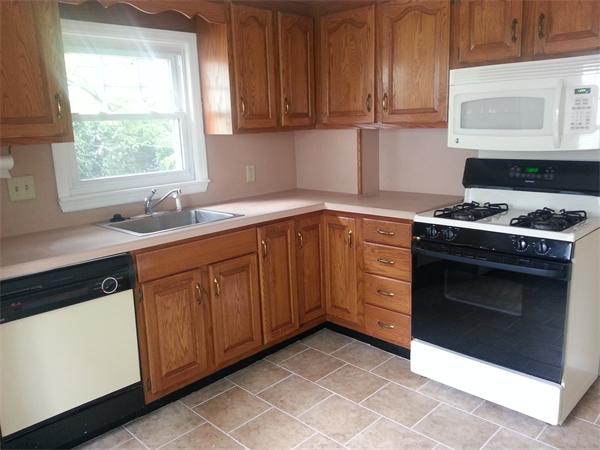 344 Commonwealth Avenue Springfield, MA 01108 - Photo 5 of 11 Gallery Image 5