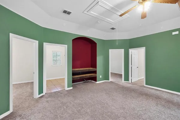 a view of livingroom with furniture