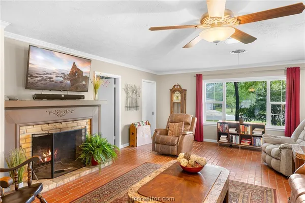 $499,000 | 800 Esther Boulevard, Bryan, TX 77802