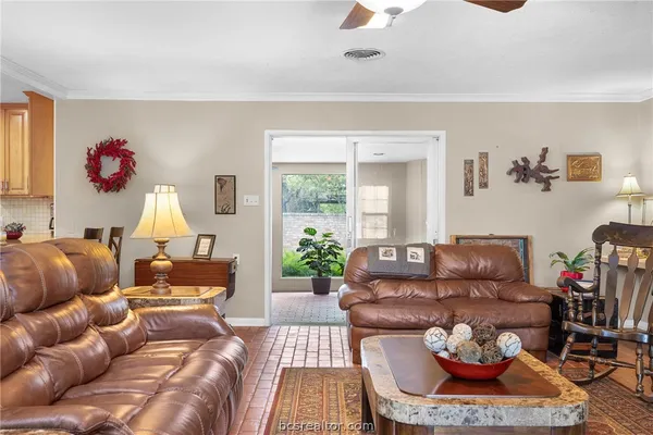 $499,000 | 800 Esther Boulevard, Bryan, TX 77802