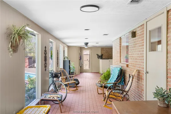 $499,000 | 800 Esther Boulevard, Bryan, TX 77802