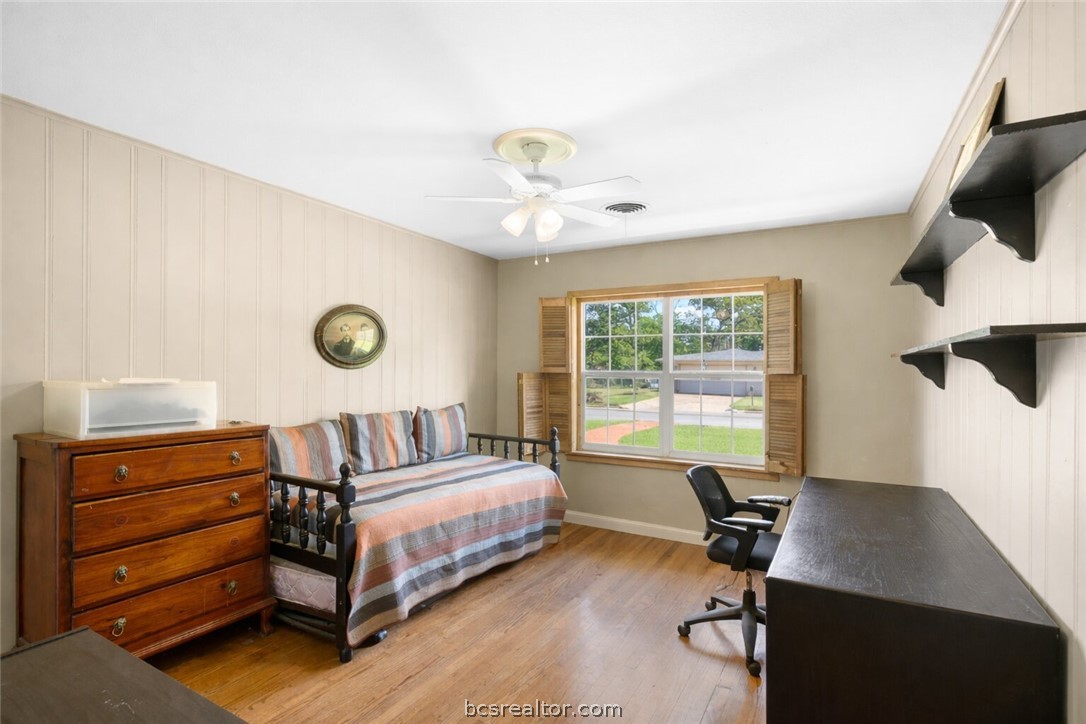 800 Esther Boulevard Bryan, TX 77802 - Photo 25 of 37 a bed room with a bed and a window