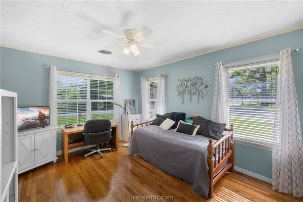 $499,000 | 800 Esther Boulevard, Bryan, TX 77802