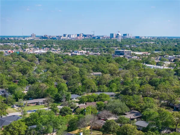 $499,000 | 800 Esther Boulevard, Bryan, TX 77802