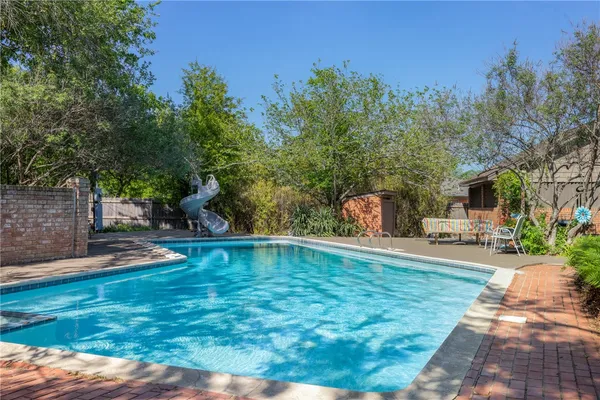 $499,000 | 800 Esther Boulevard, Bryan, TX 77802