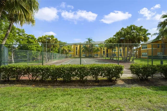$1,300 | 4532 Commander Drive, Unit 2115, Orlando, FL 32822