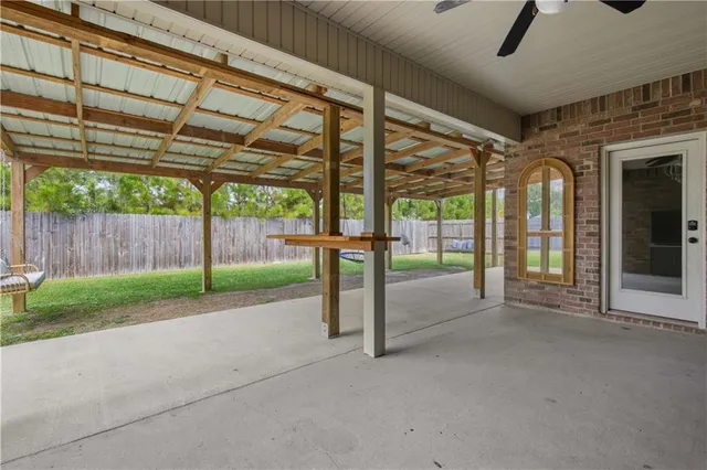 $385,000 | 733 English Oak Drive, Madisonville, LA 70447
