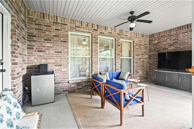 $385,000 | 733 English Oak Drive, Madisonville, LA 70447