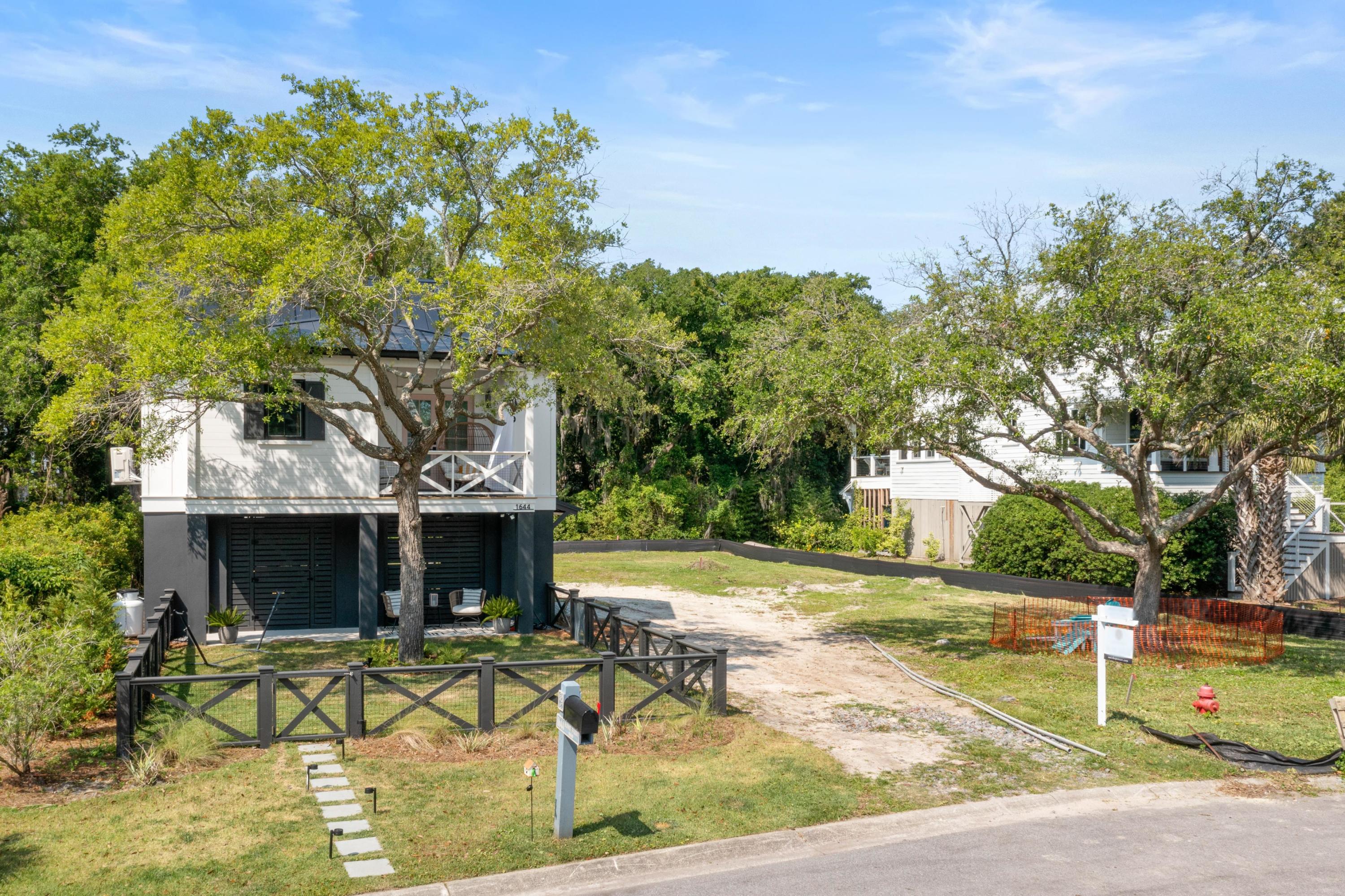 1644 Home Farm Road Mount Pleasant, SC 29464 - Photo 22 of 22 coastalrephoto-1644HomeFarmRd-0334