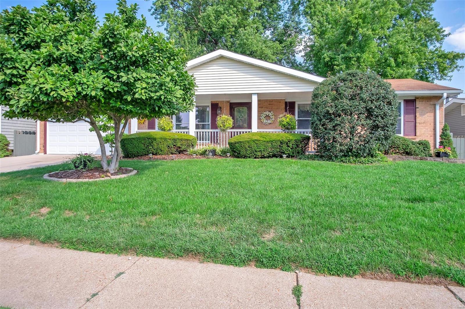 225 Hunters Ridge St. Charles, MO 63301 - Photo 1 of 21 Gallery Image 1