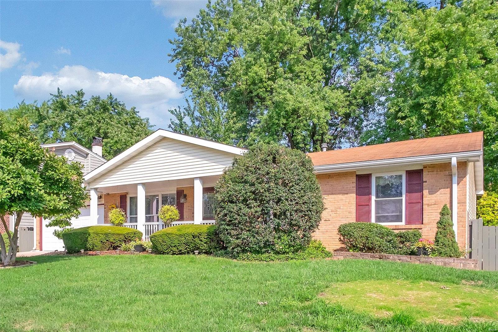 225 Hunters Ridge St. Charles, MO 63301 - Photo 2 of 21 Gallery Image 2