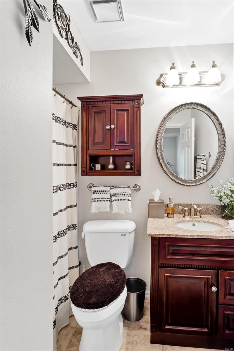 225 Hunters Ridge St. Charles, MO 63301 - Photo 10 of 21 Gallery Image 10