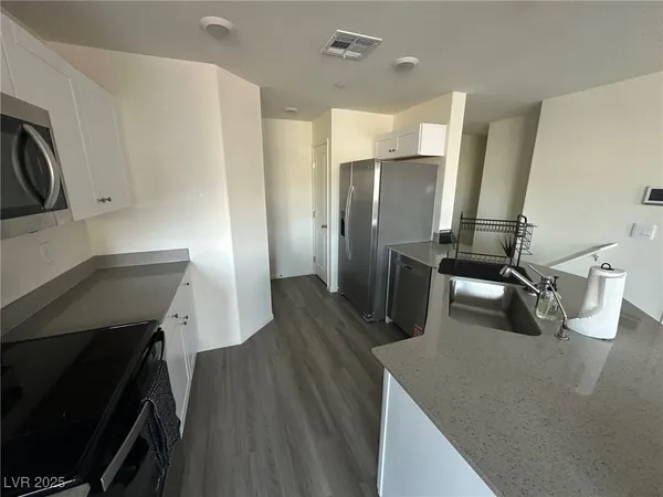 $1,800 | 7900 Pandora Sky Street, Unit 1, North Las Vegas, NV 89084