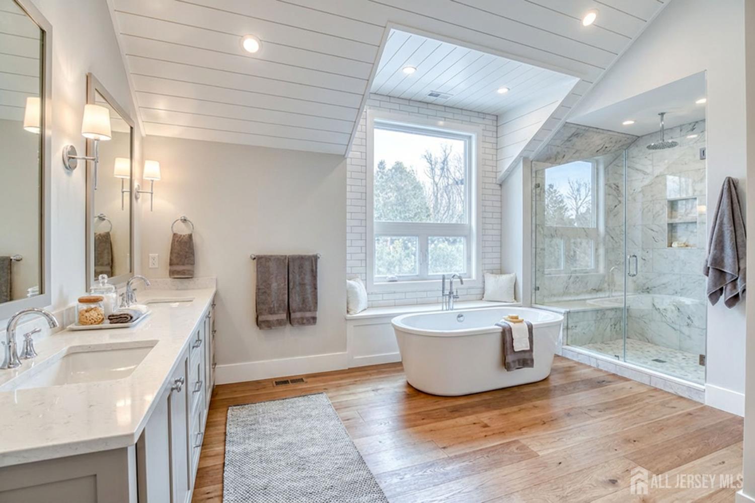 25 Davidson's Mill Road North Brunswick, NJ 08902 - Photo 19 of 56 a living room with furniture and a flat screen tv