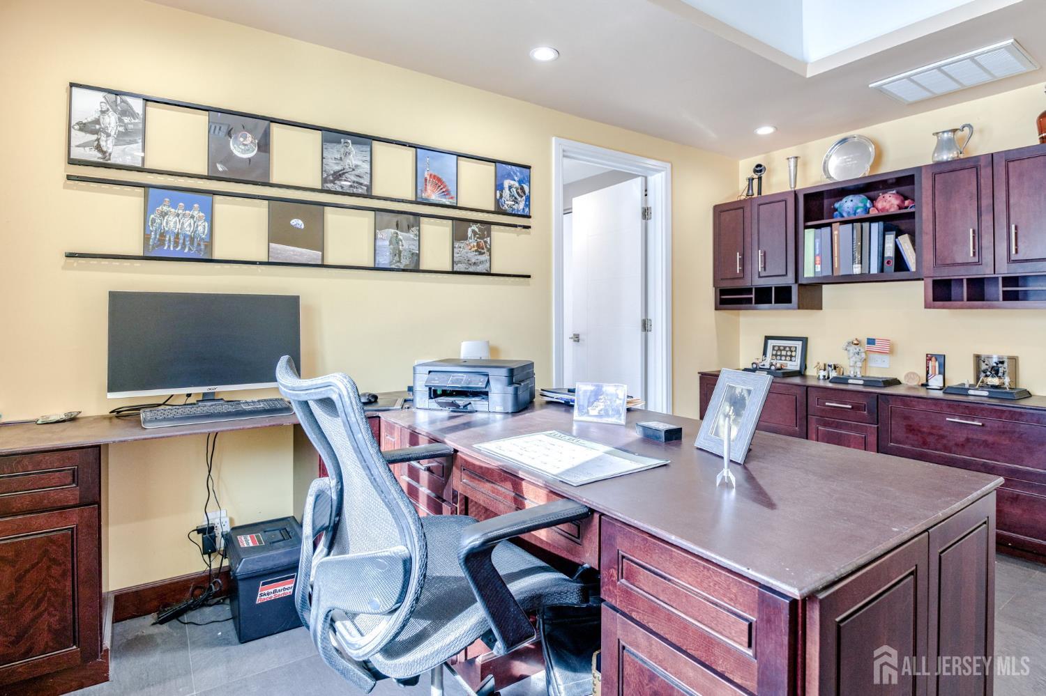 25 Davidson's Mill Road North Brunswick, NJ 08902 - Photo 30 of 56 a view of a dining room with furniture and a kitchen