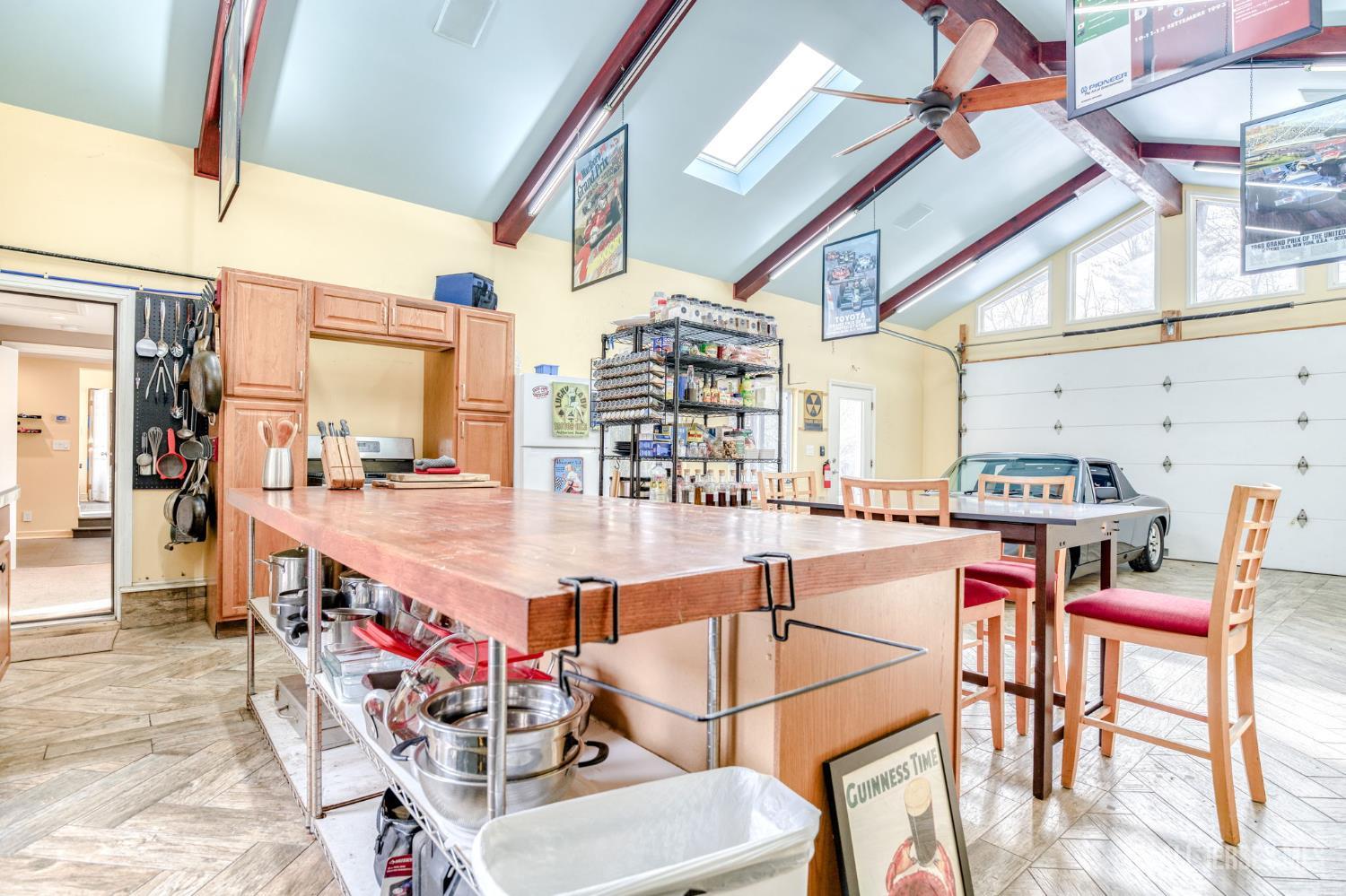 25 Davidson's Mill Road North Brunswick, NJ 08902 - Photo 32 of 56 a very nice looking dining room with a table and chairs