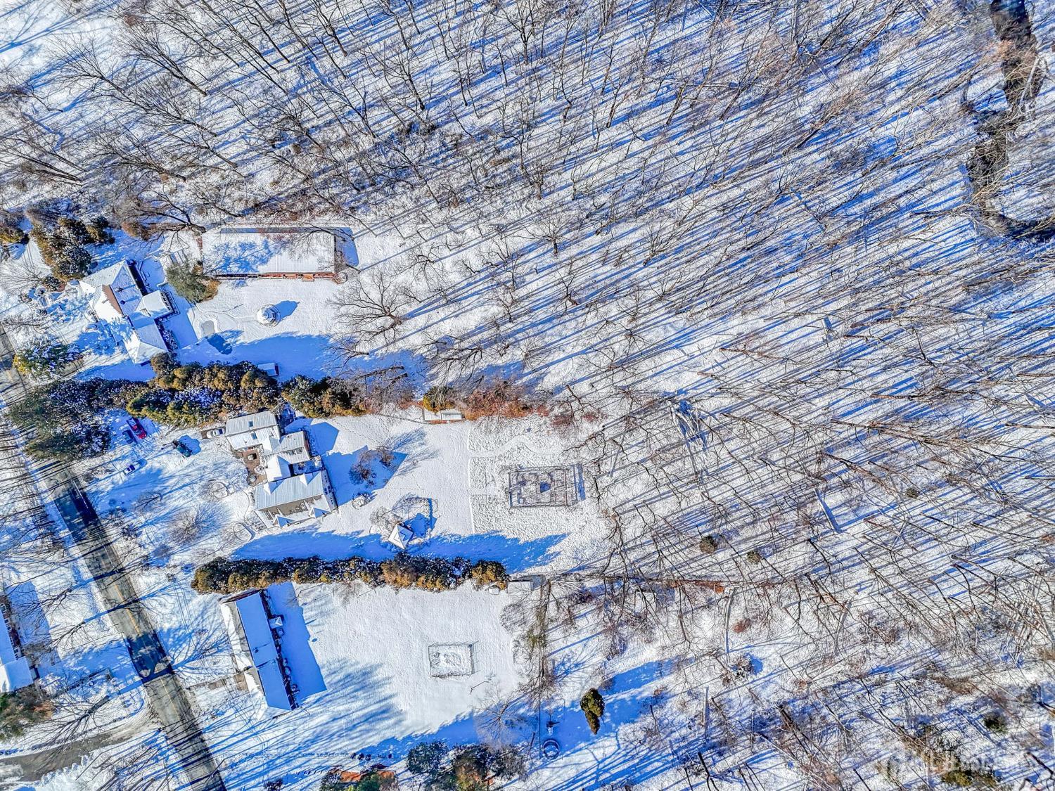 25 Davidson's Mill Road North Brunswick, NJ 08902 - Photo 47 of 56 a view of a patio with furniture