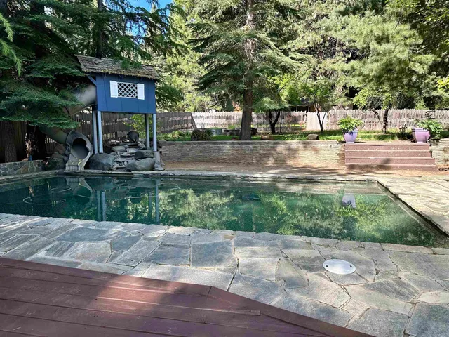 $899,000 | 1117 Peninsula Drive, Lake Almanor, CA 96137