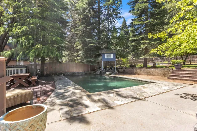 $899,000 | 1117 Peninsula Drive, Lake Almanor, CA 96137