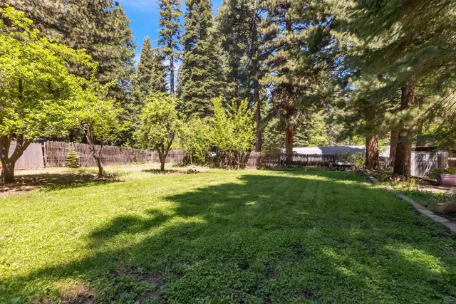 $899,000 | 1117 Peninsula Drive, Lake Almanor, CA 96137