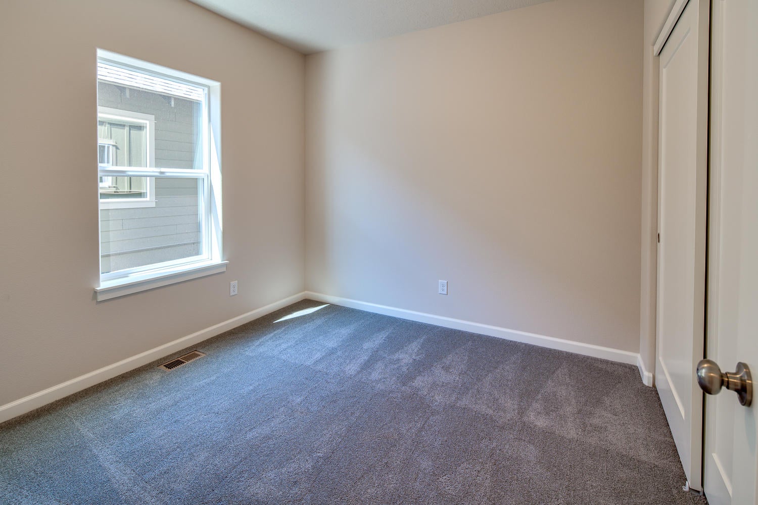 789 Northwest Rimrock Drive Redmond, OR 97756 - Photo 24 of 29 789RimrockDr-109