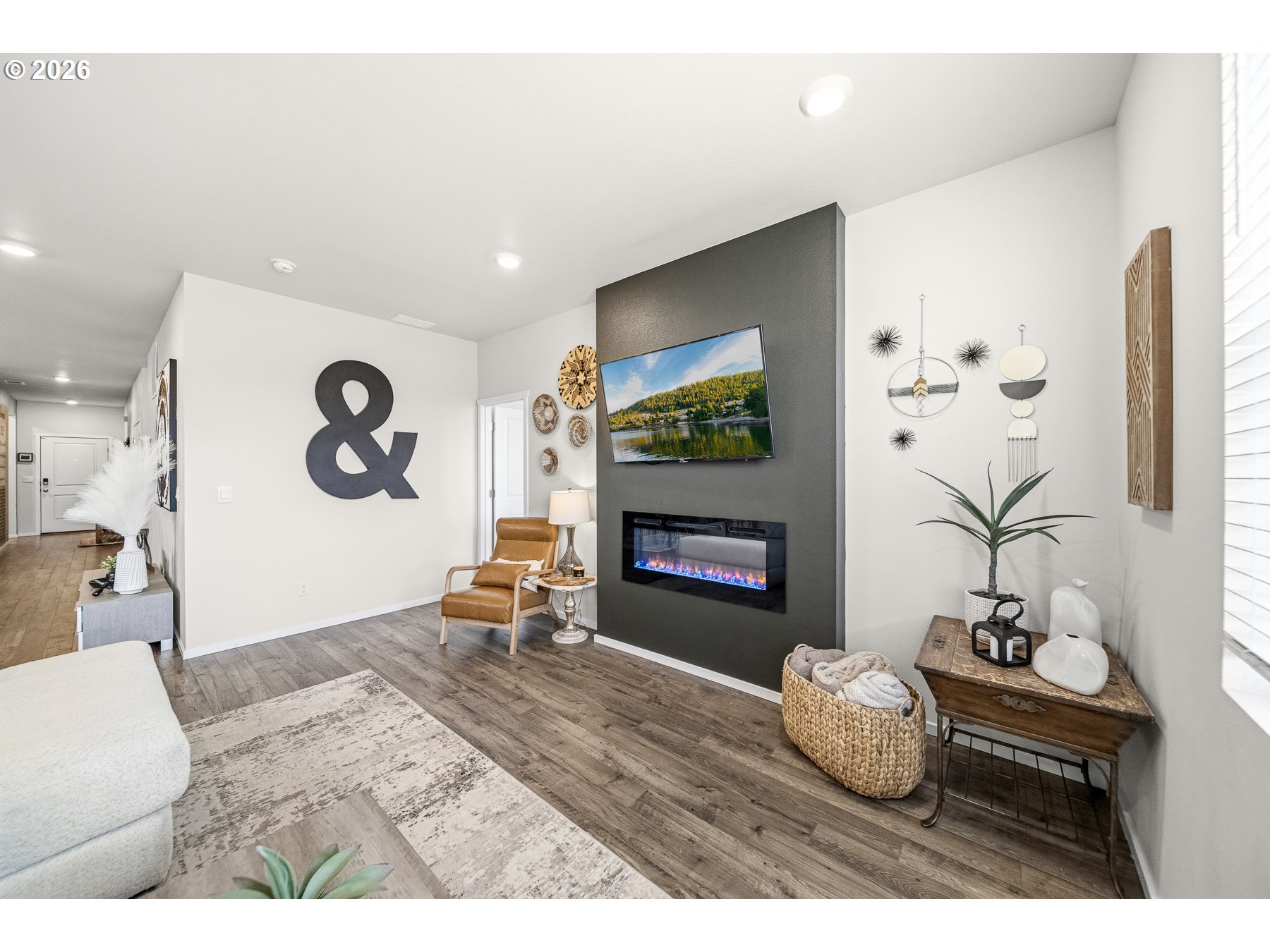 597 Northeast Union Loop Prineville, OR 97754 - Photo 12 of 22 a living room with furniture