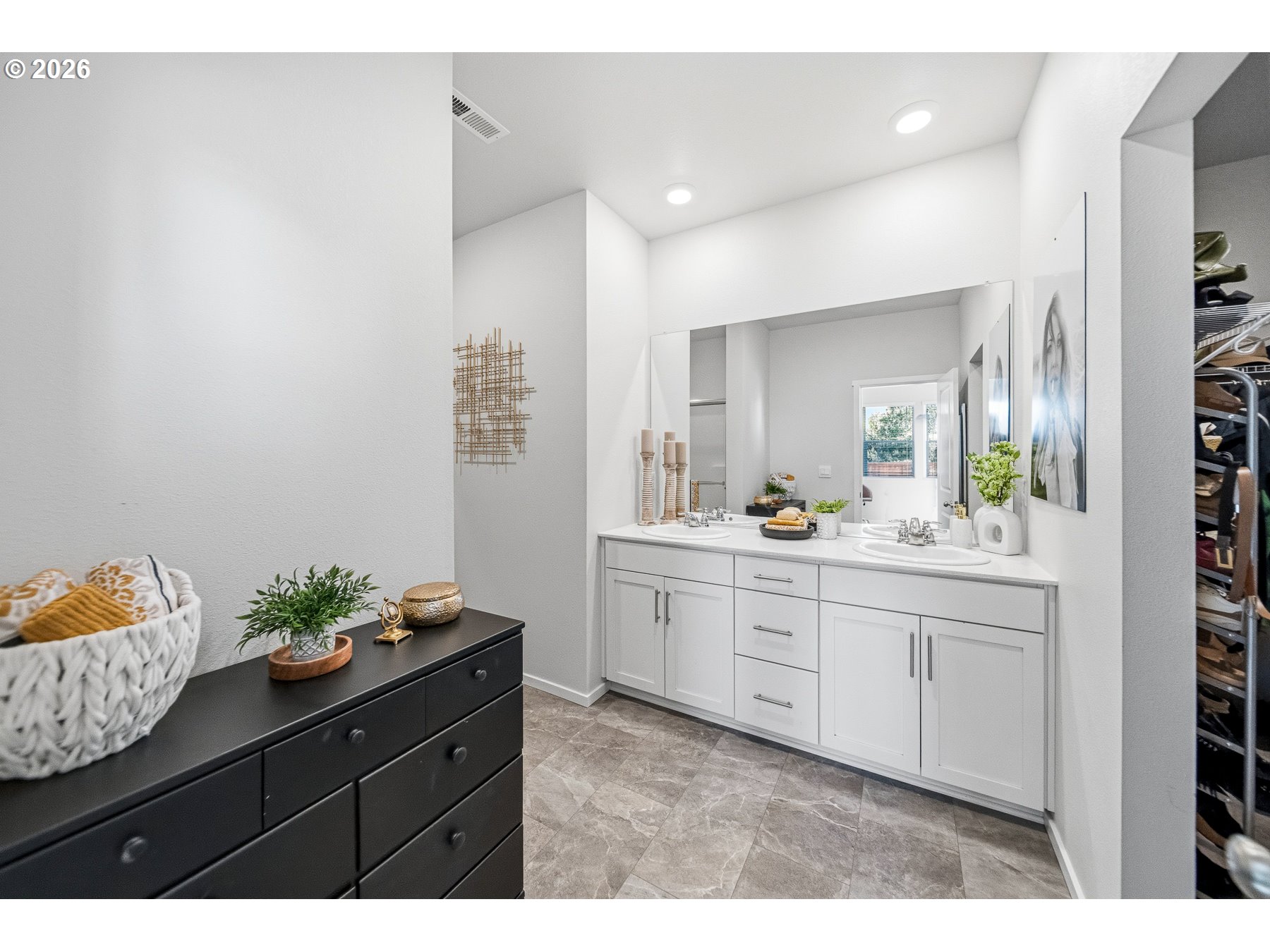 597 Northeast Union Loop Prineville, OR 97754 - Photo 14 of 22 a bathroom with a sink vanity granite and a mirror