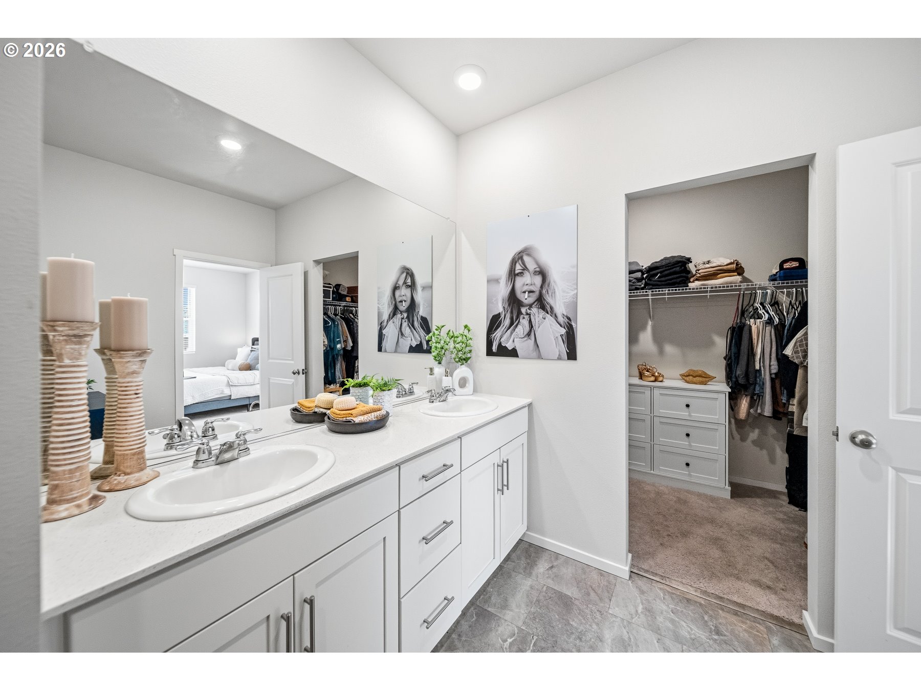 597 Northeast Union Loop Prineville, OR 97754 - Photo 16 of 22 a en suite bathroom with double sink and the mirror