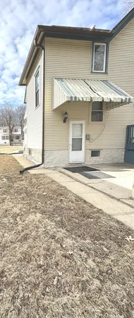 $1,050 | 408 South Gardiner Avenue, Unit 2, Rockford, IL 61104