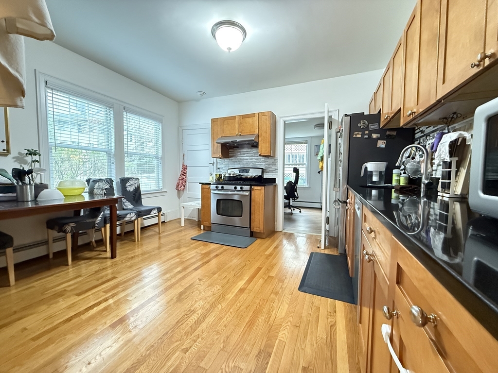 132 Middlesex Road, Unit 1 Chestnut Hill, MA 02467 - Photo 3 of 10