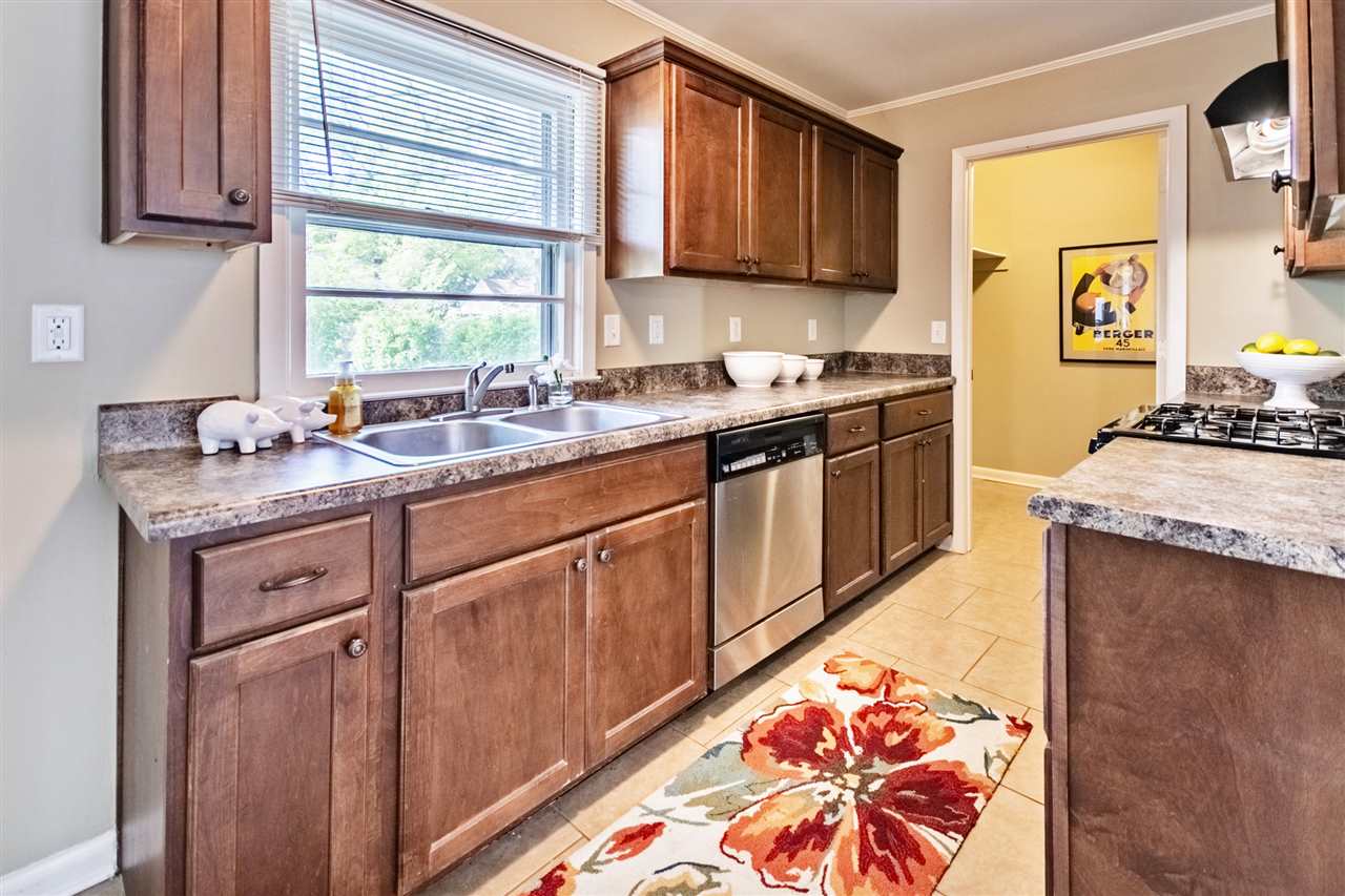 1617 Raymore Road Memphis, TN 38117 - Photo 9 of 19