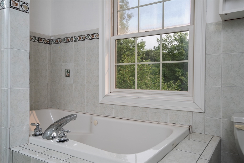 23 Summerfield Road Amherst, MA 01002 - Photo 37 of 42