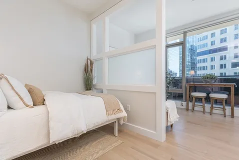 $799,000 | 133 Seaport Boulevard, Unit 502, Boston, MA 02210