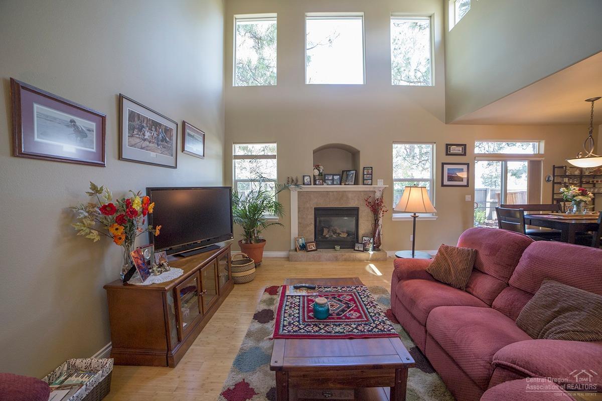 19533 Fishhawk Loop Bend, OR 97702 - Photo 3 of 18 Additional Photo