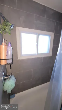 $945 | 939 West Pine Street, Coal Township, PA 17866