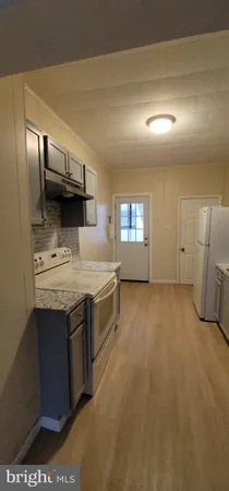 $945 | 939 West Pine Street, Coal Township, PA 17866