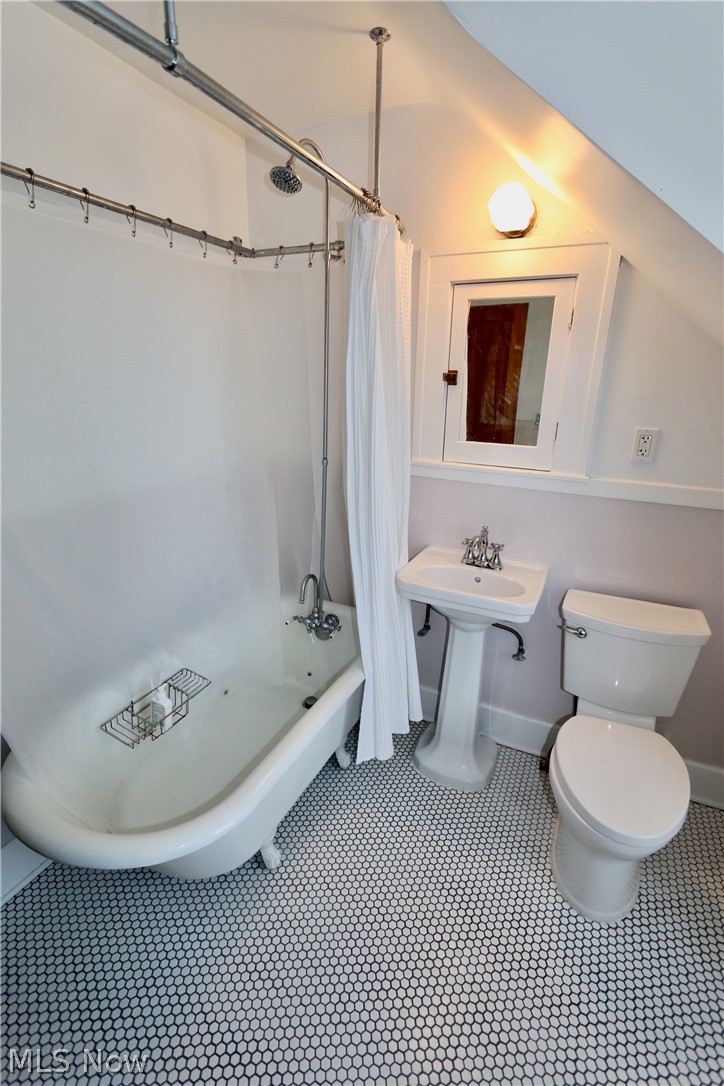 17800 Windward Road Cleveland, OH 44119 - Photo 27 of 35 Gallery Image 27
