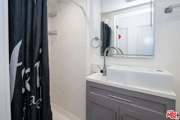 $3,999,000 | 3025 Walton Avenue, Los Angeles, CA 90007
