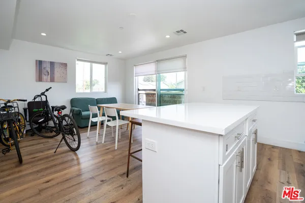 $3,999,000 | 3025 Walton Avenue, Los Angeles, CA 90007