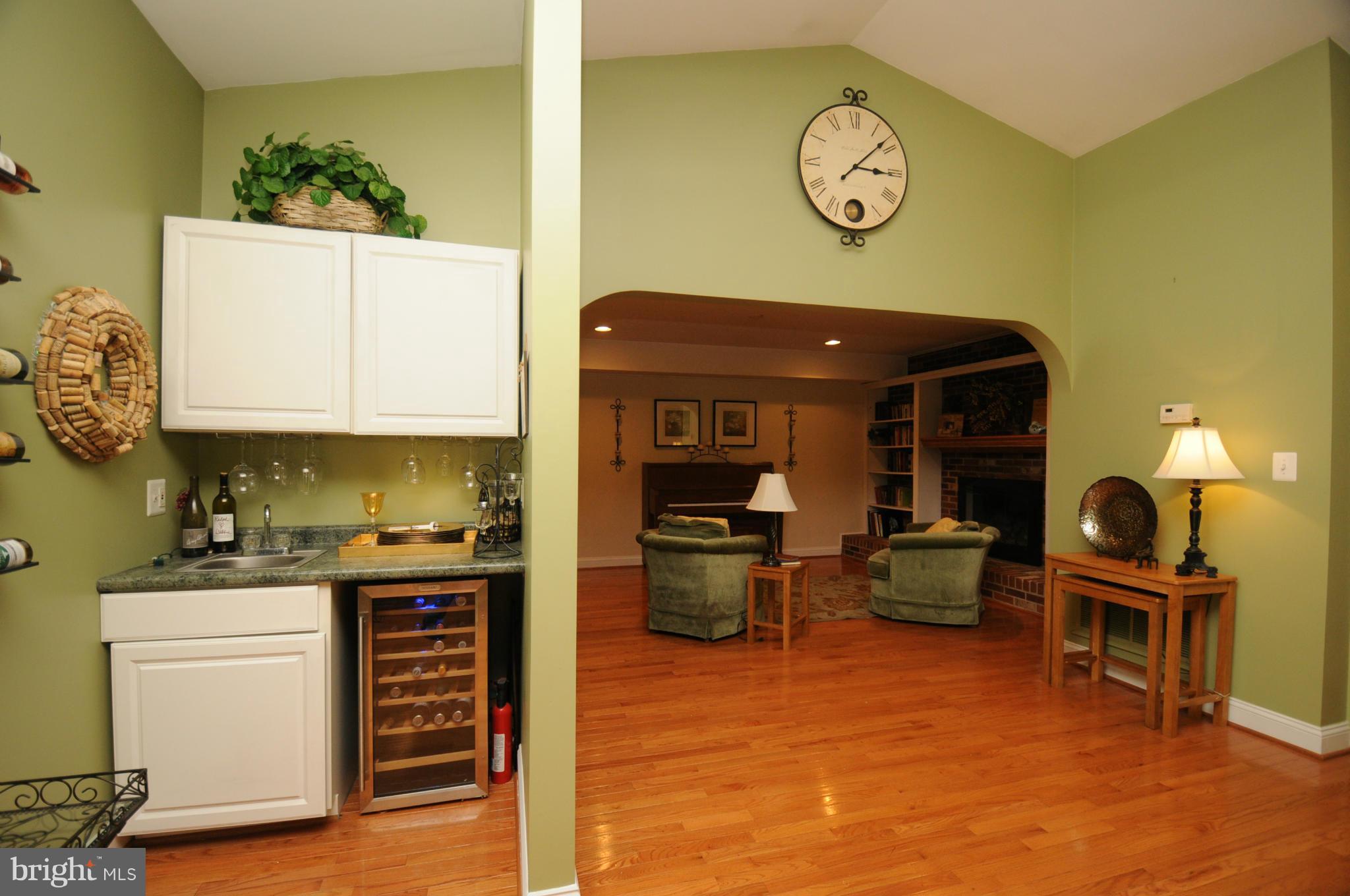 9202 Keyser Road Nokesville, VA 20181 - Photo 12 of 28 Living Room