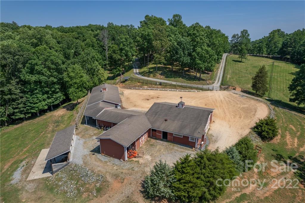 2345 Hunting Country Road Tryon, NC 28782 - Photo 12 of 48