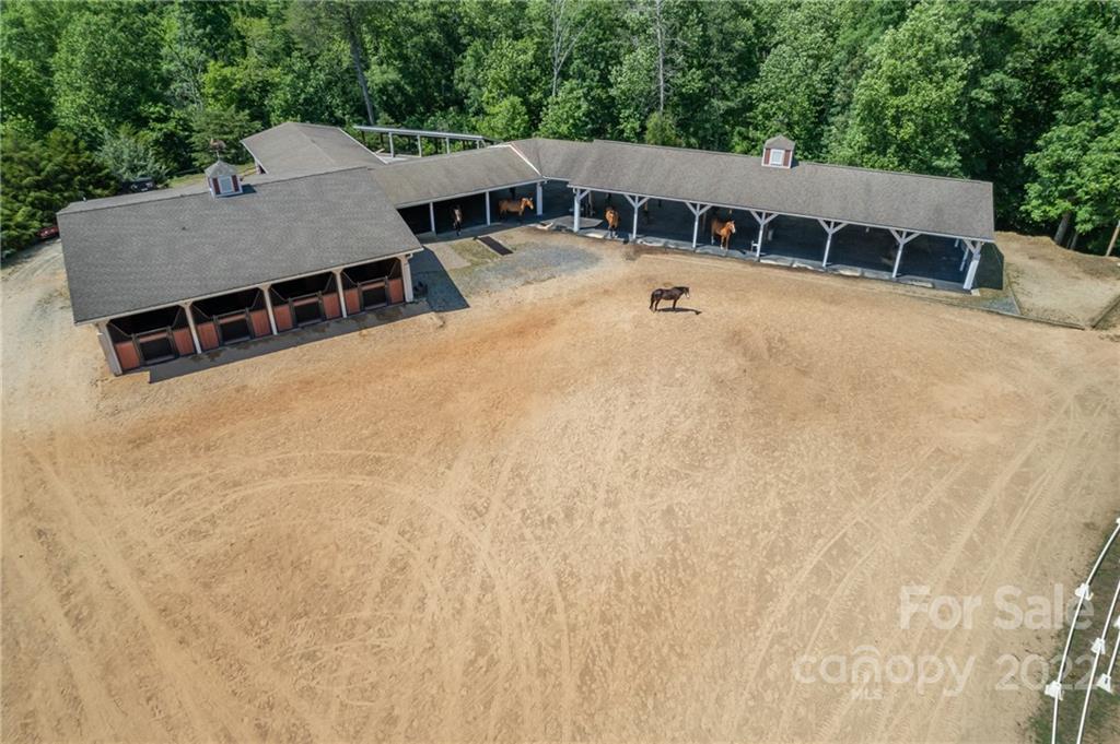 2345 Hunting Country Road Tryon, NC 28782 - Photo 14 of 48