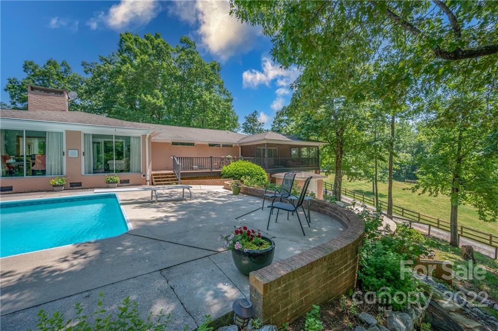 2345 Hunting Country Road Tryon, NC 28782 - Photo 4 of 48