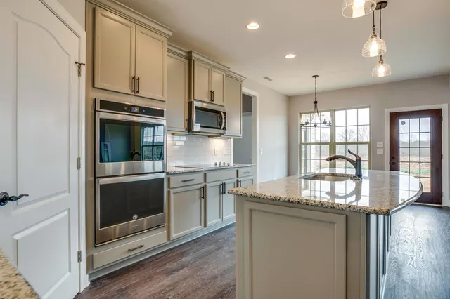 $2,995 | 6804 Kew Garden, Smyrna, TN 37167