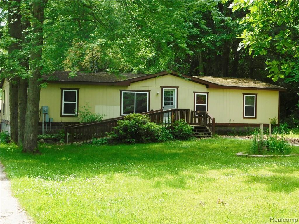 10225 West Allen Road Fowlerville, MI 48836 - Photo 1 of 13 DSCN0196.JPG