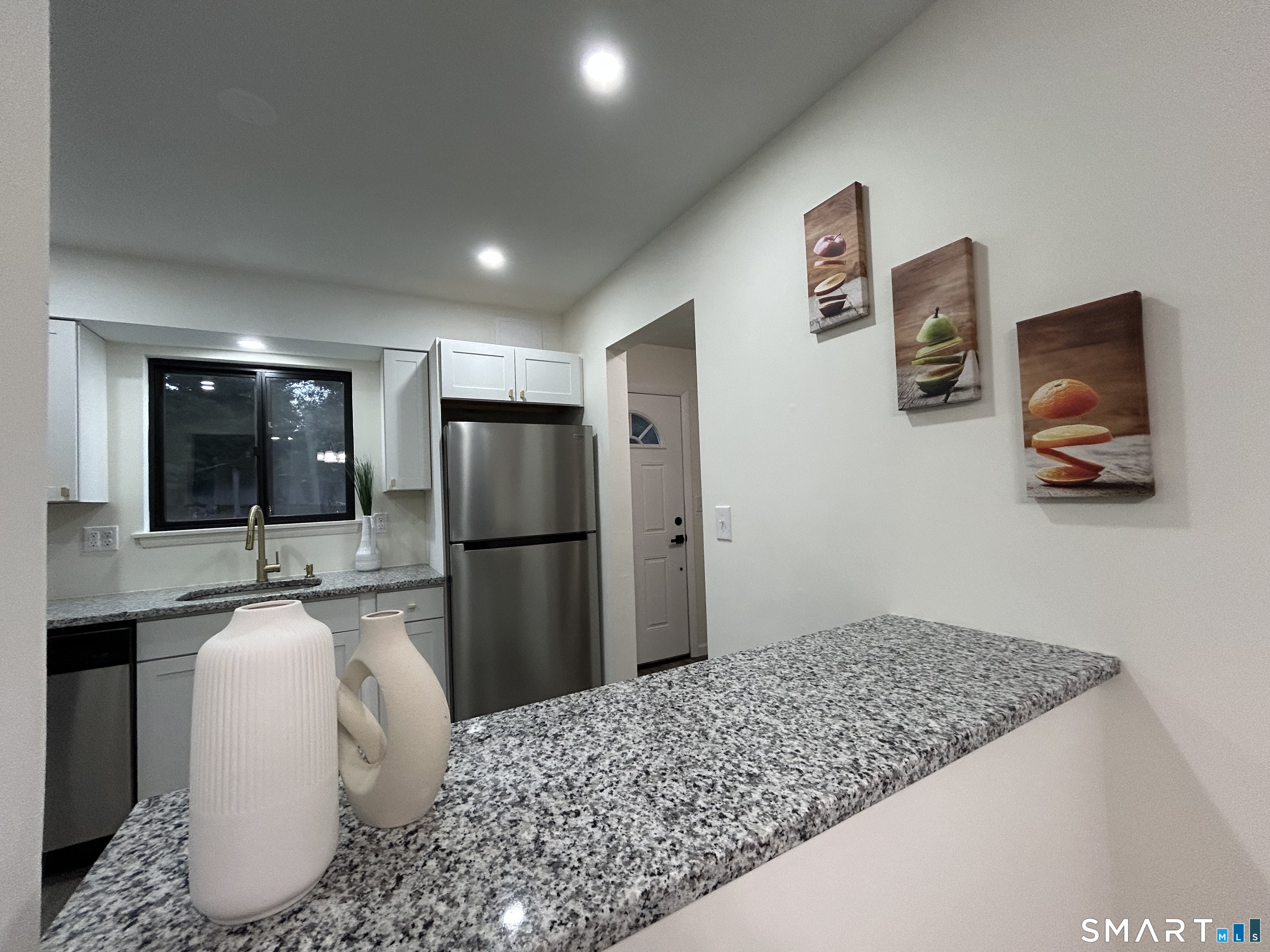38 Sutton Place, Unit 38 Bloomfield, CT 06002 - Photo 16 of 39